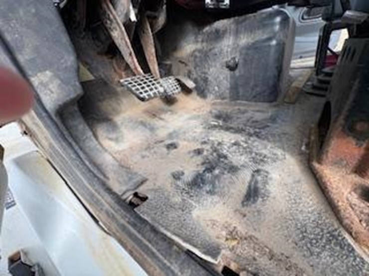 2004-international-8600-image-27