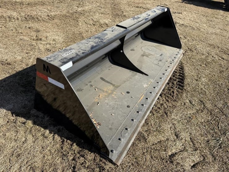 new-notch-mb120-universal-attach-material-bucket-image-1