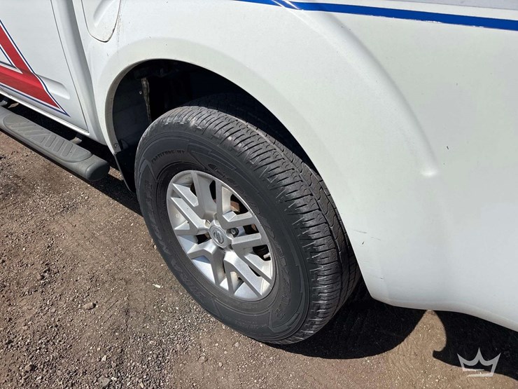 2015-nissan-frontier-image-16