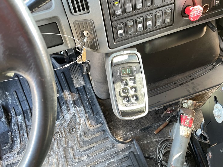 #1016-•-2007-international-plow-truck-(has-mn-title)-image-53