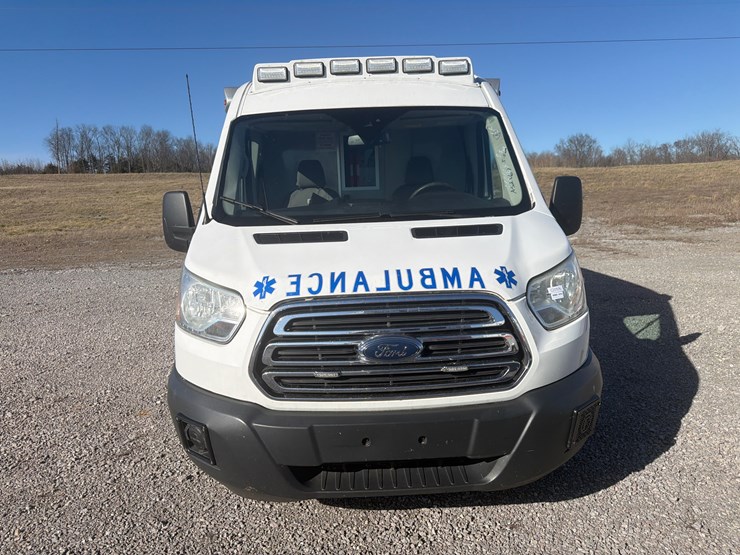 2017-ford-transit-image-2