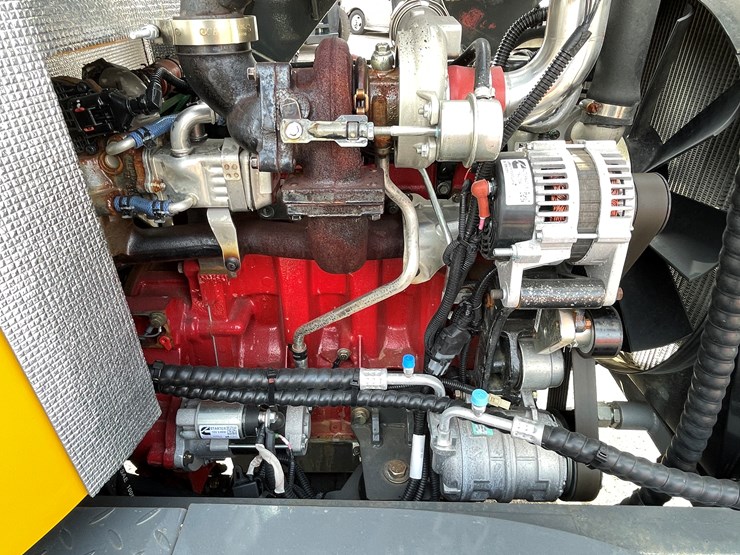 #114-•-new-magnum-3300p-telescoping-wheel-loader-image-29