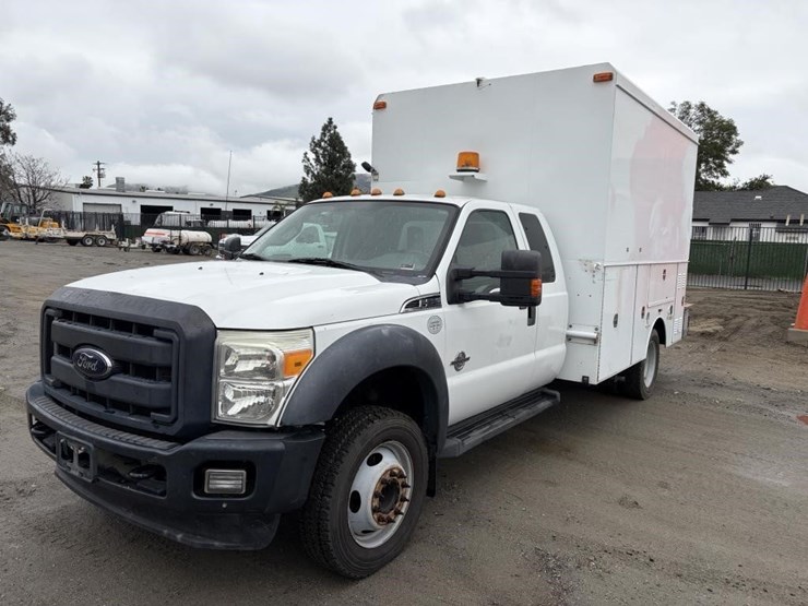 2012-ford-f550-image-1