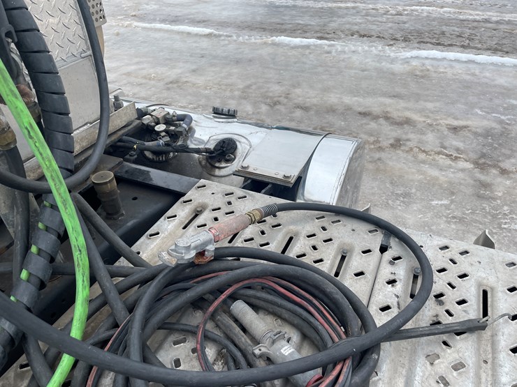 2022-kenworth-t680-image-15