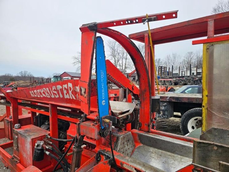 2013-blockbuster-18-20-image-16