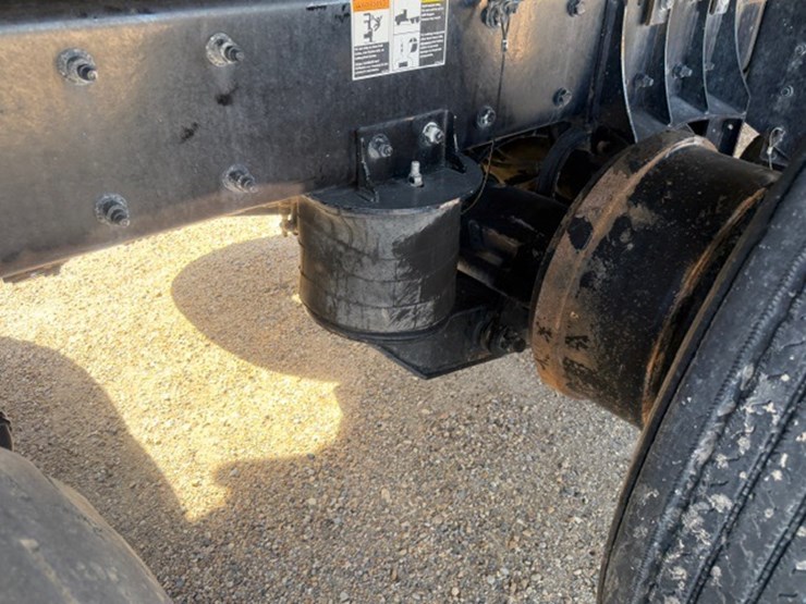 2024-kenworth-t880-image-35