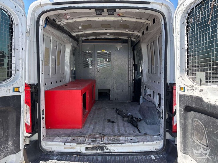 2015-ford-transit-image-5