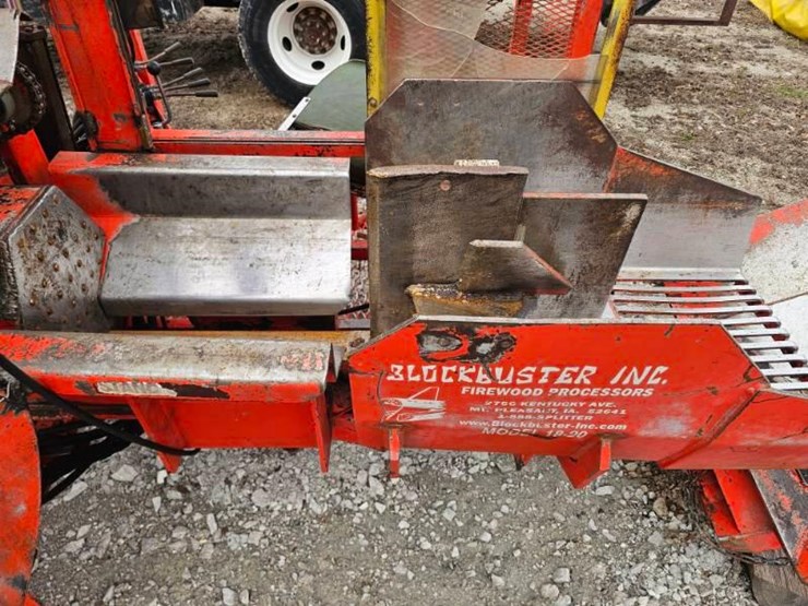 2013-blockbuster-18-20-image-13