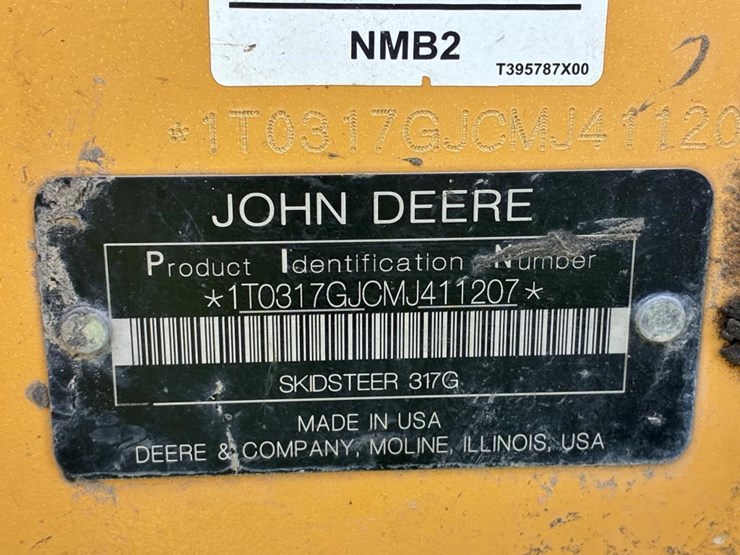 2021-deere-317g-image-23