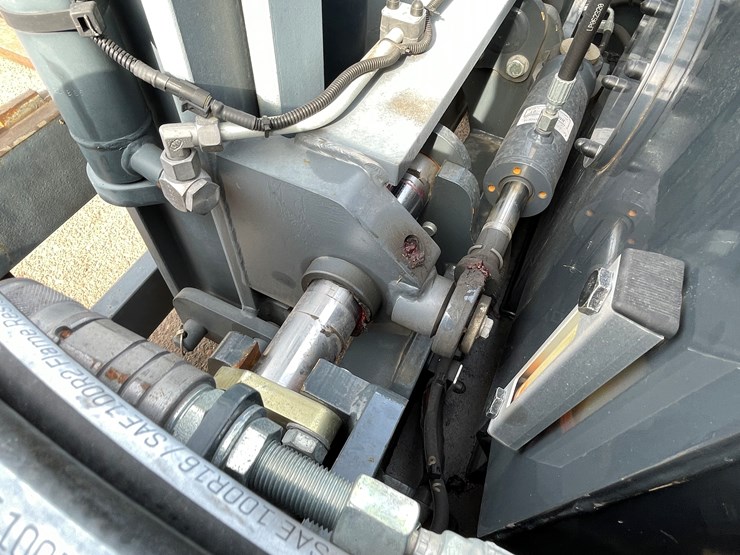 #119-•-2021-combilift-combi-rt-rough-terrain-8,000-lbs.-forklift-(demo)-image-18