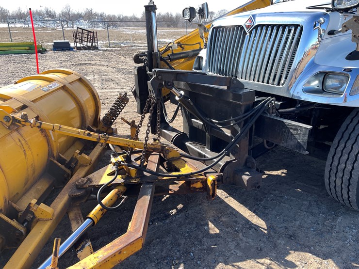 #1016-•-2007-international-plow-truck-(has-mn-title)-image-15
