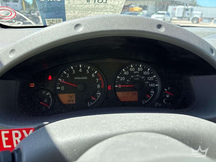 2015-nissan-frontier-image-23