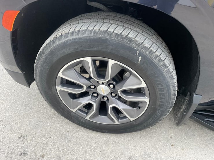 2023-chevrolet-tahoe-image-30