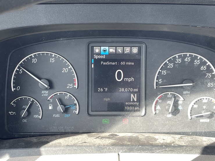 #1460-•-2022-freightliner-truck-tractor-(has-mn-title)-image-22