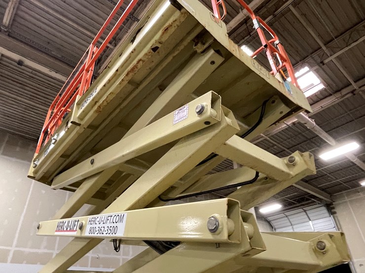 2012-jlg-4069le-image-38