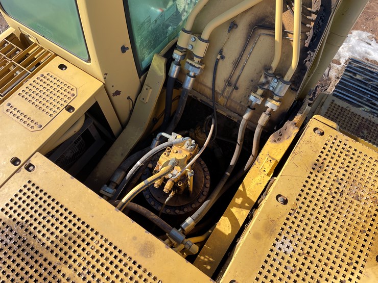 caterpillar-330c-image-34