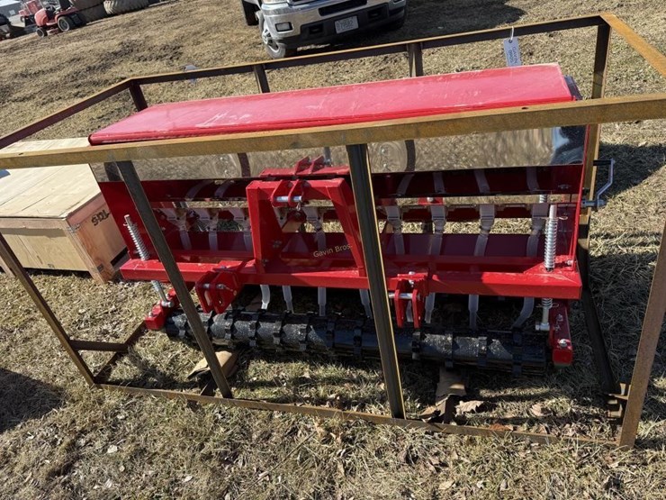 new-agt-universal-attach/3pt-68"-planter-image-5