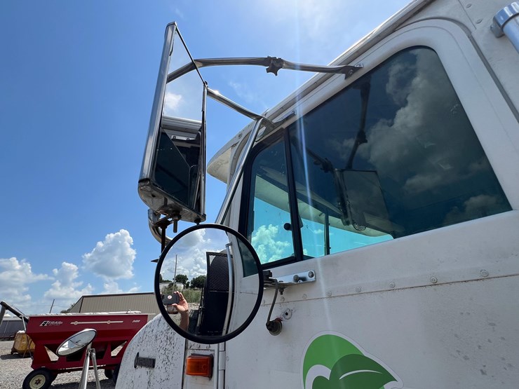 1996-international-a-image-18