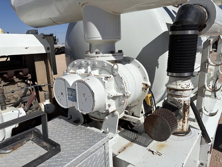 jays-inc-1000pd-t/a-bumper-pull-hydrovac-trailer-image-10