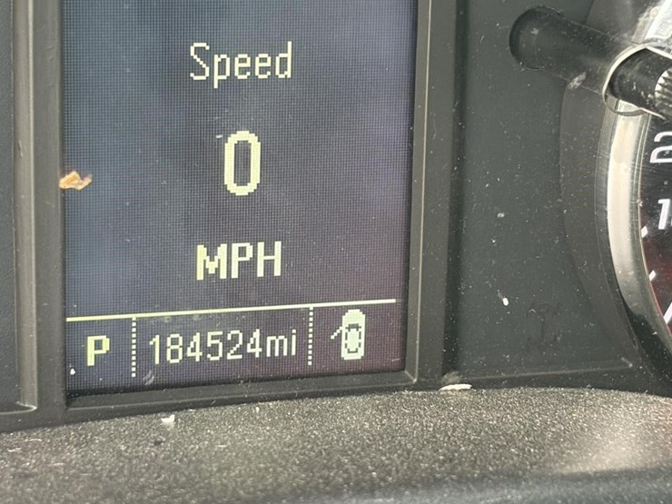 2017-chevrolet-2500-image-12