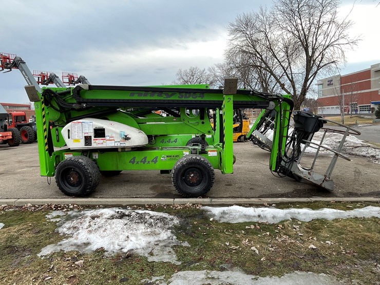 #4222-•-2019-nifty-sd64-4x4x4-telescopic-boom-lift-image-4