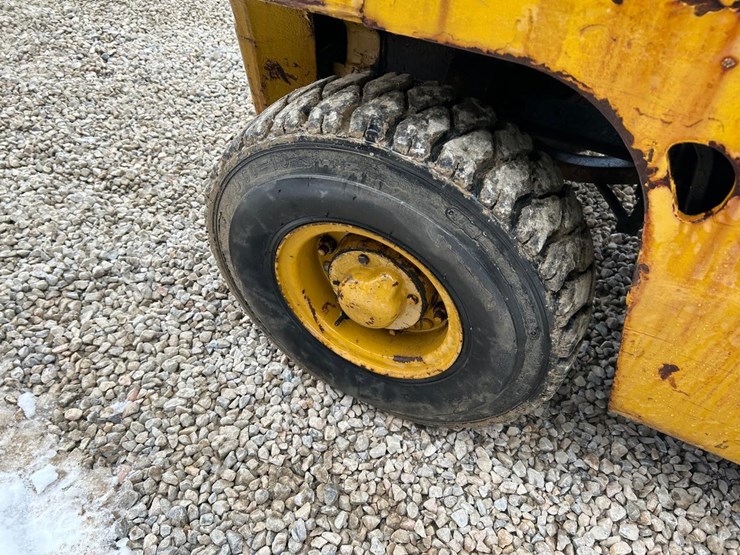 caterpillar-v40b-image-11