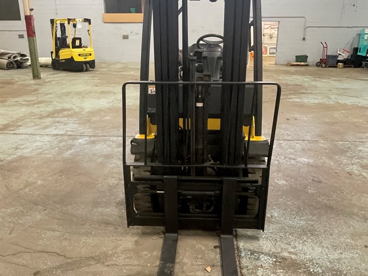 #176-•-2011-yale-propane-forklift-image-2