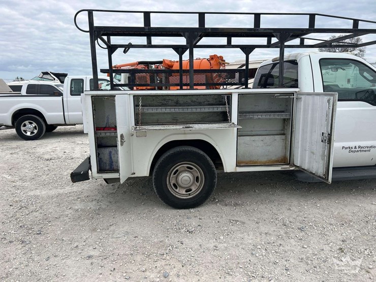 2011-ford-f250-image-28