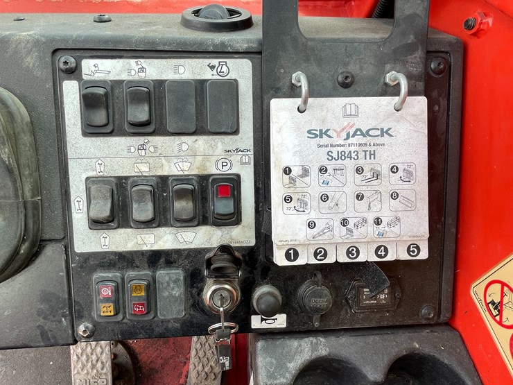#130-•-2018-skyjack-sj843-telehandler-image-46