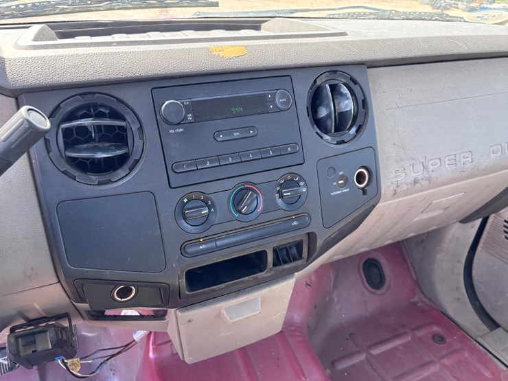 #141-•-2008-ford-service-truck-image-9