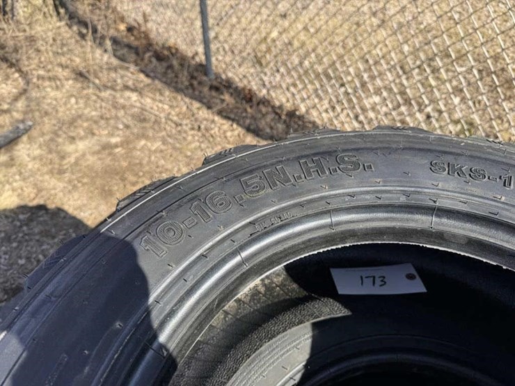 (4)-new-10-16.5-skidsteer-tires-image-3