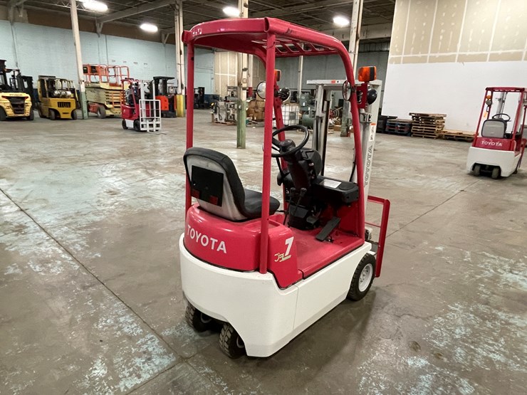 #183-•-toyota-7-runner-electric-forklift-image-5