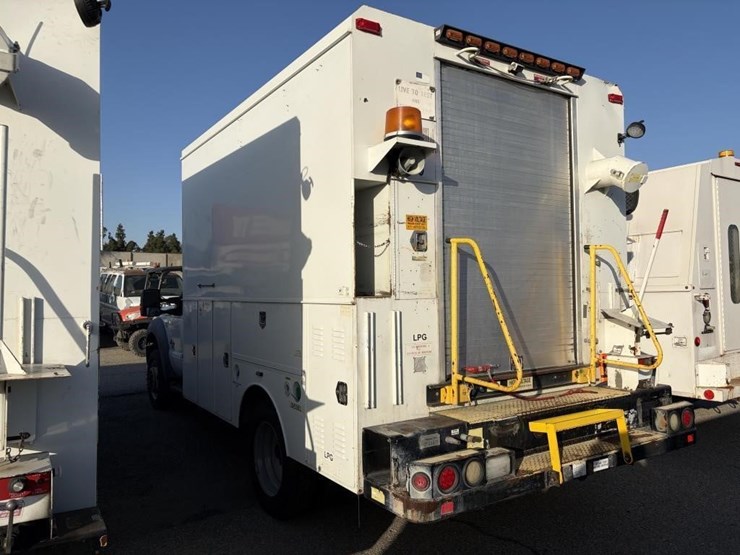 2012-ford-f550-image-4