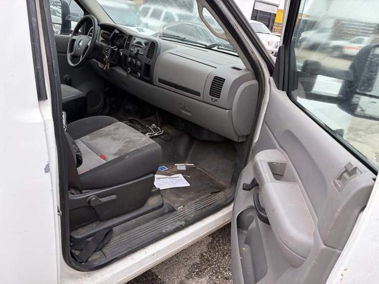 2009-chevrolet-2500-image-8