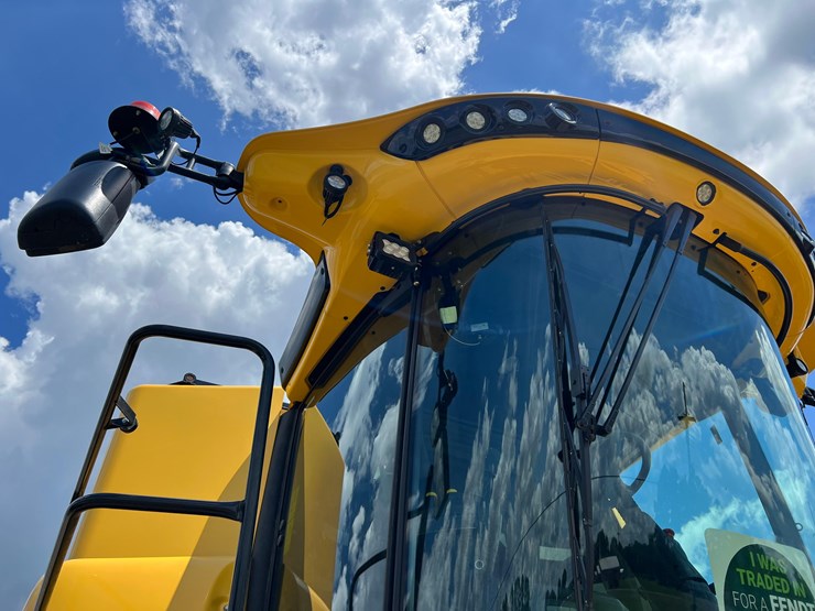 2023-new-holland-cr10.90-image-33