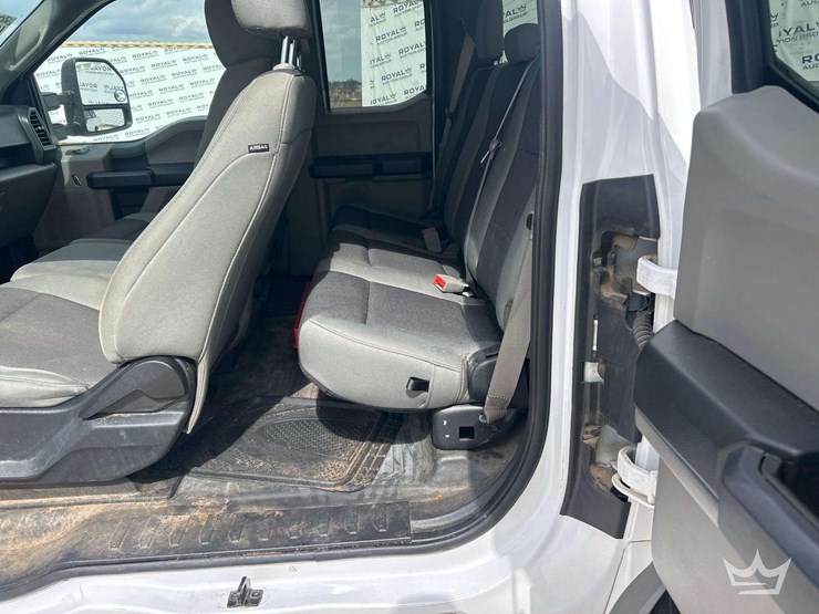 2020-ford-f150-image-17