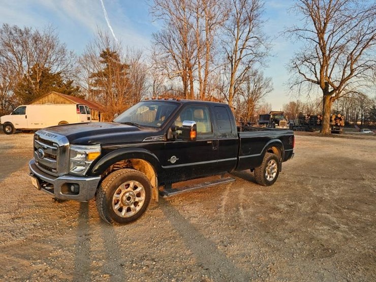 2011-ford-f250-lariat-image-1