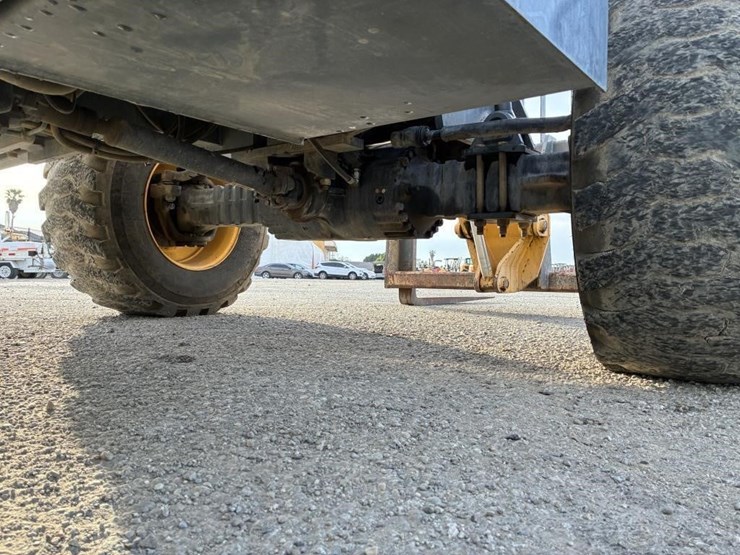 2014-gehl-rs6-34-image-11