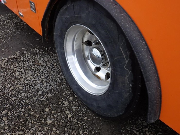 2004-ford-f650-image-35