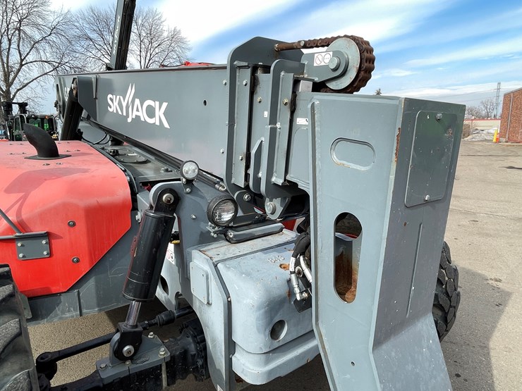 #130-•-2018-skyjack-sj843-telehandler-image-39