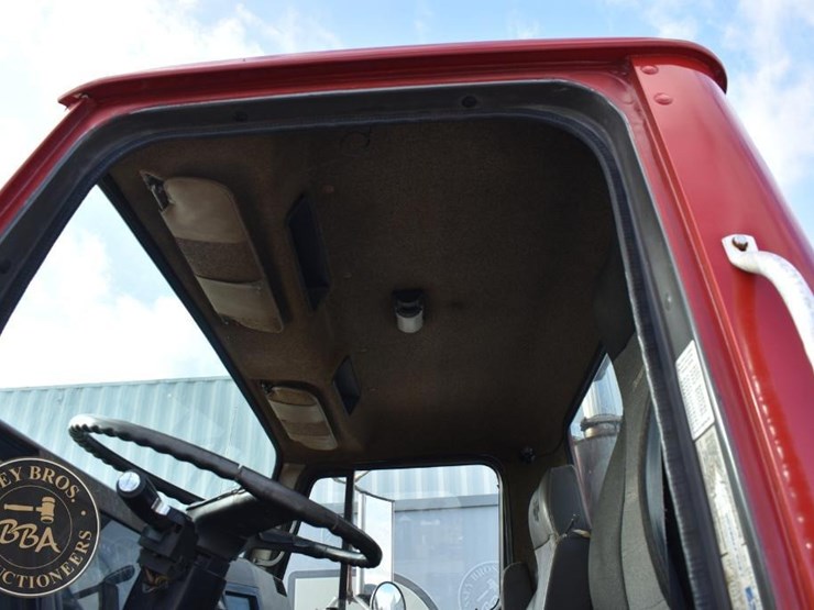 1993-international-8200-image-31