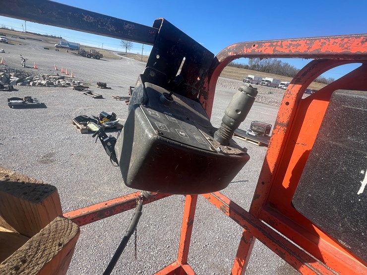 1997-jlg-2033e-image-10