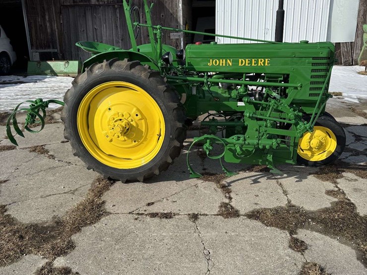 john-deere-h-image-1