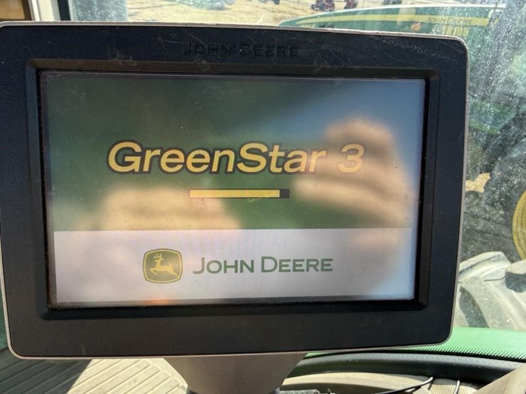 john-deere-8235r-image-14