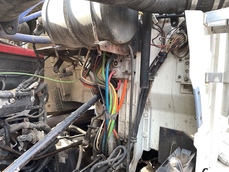 2000-international-9900-image-57