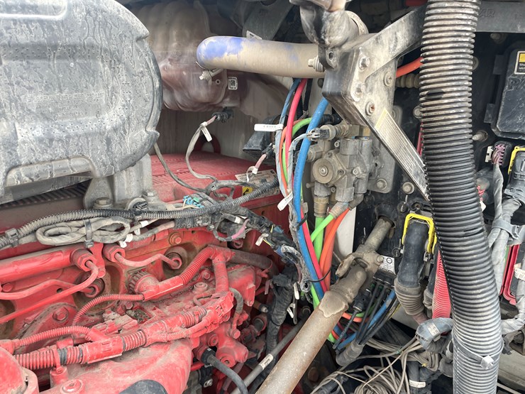 2022-kenworth-t680-image-34