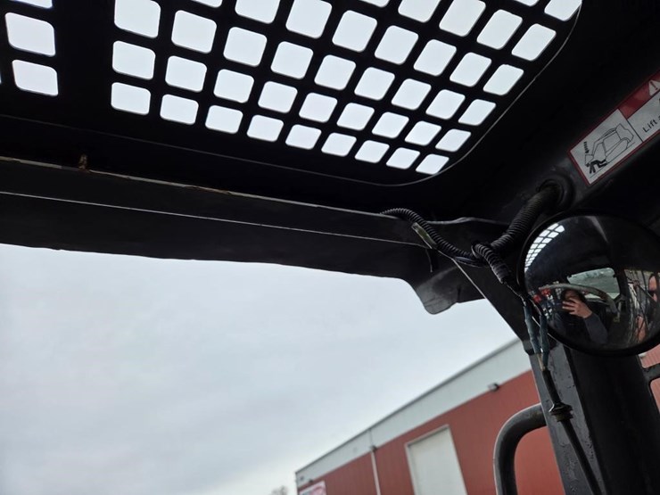 2012-takeuchi-tl230-image-29