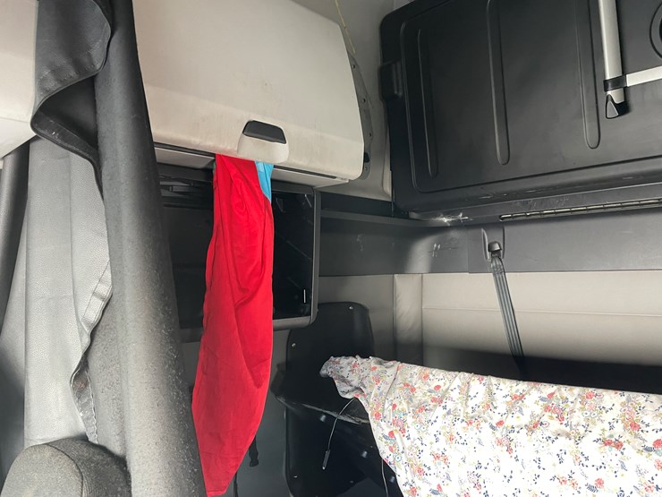 #1454-•-2019-freightliner-cascadia-truck-tractor**non-runner**-(has-mn-title)-image-49