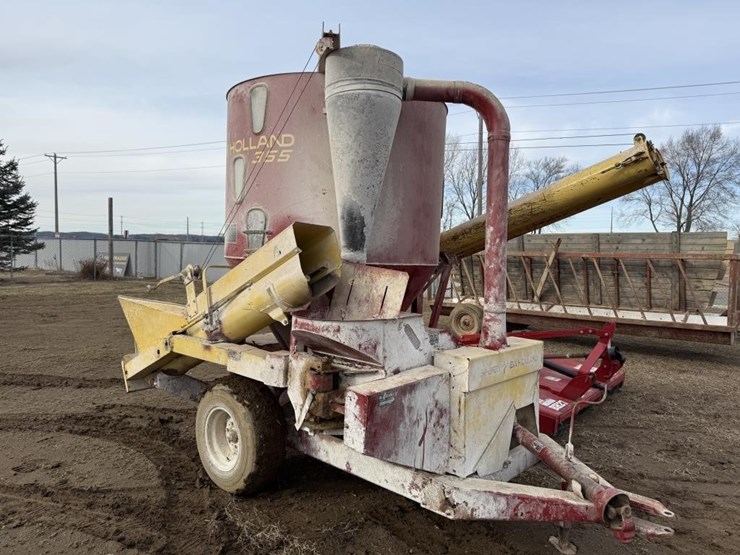 new-holland-355-image-3