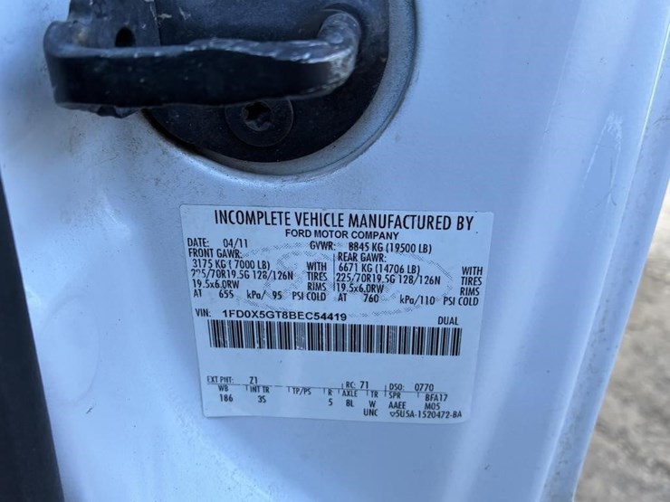 2011-ford-f550-image-15